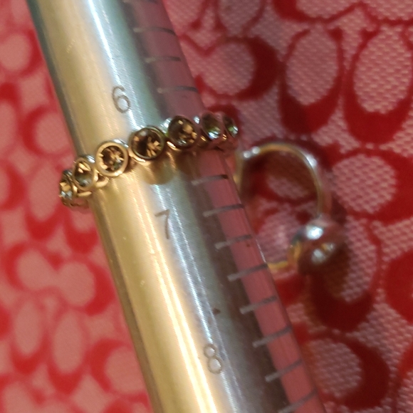 In Silver set sparkling Rings. - Picture 7 of 11